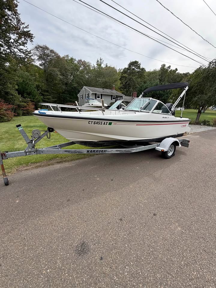 1997 Boston Whaler Dauntless 17’ for sale in Madison, CT