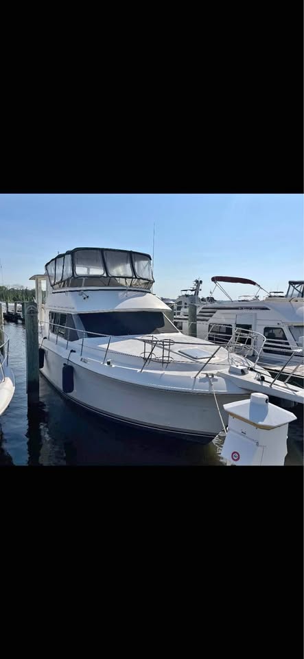 1996 Carver 370 Aft Cabin Motor Yacht- Exceptionally Clean, Turnkey & Updated for sale in Oley, PA