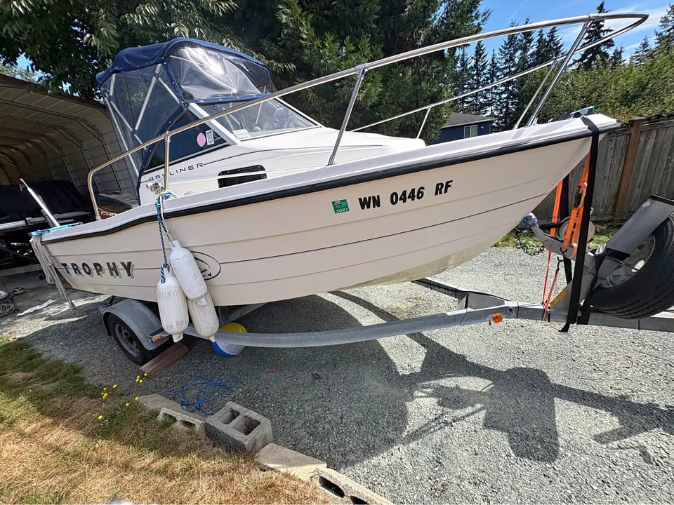 1996 Bayliner Trophy Bayliner Trophy walk around 18 ft walk around for sale in Snohomish, WA