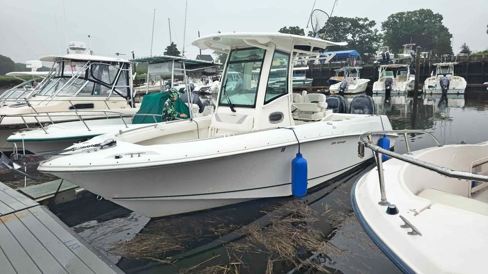 2013 Boston Whaler Outrage 25 Twin Merc 225s! for sale in Essex, MA