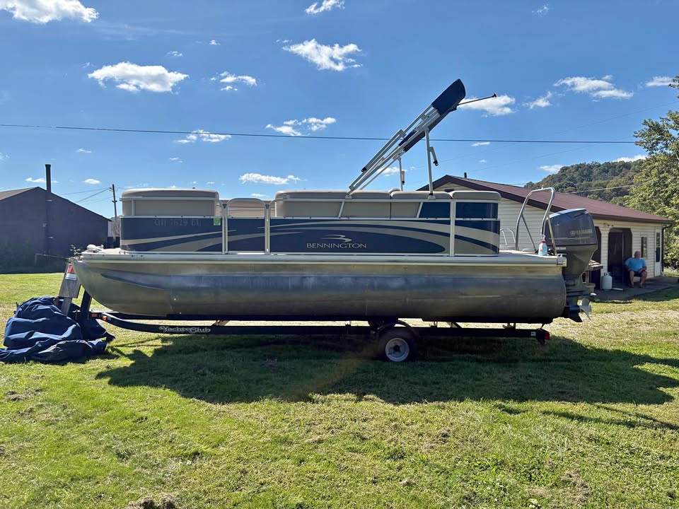 I have a 2011 Bennington 20 foot with a 90 horse power engine boat for sale for sale in Zanesville, OH
