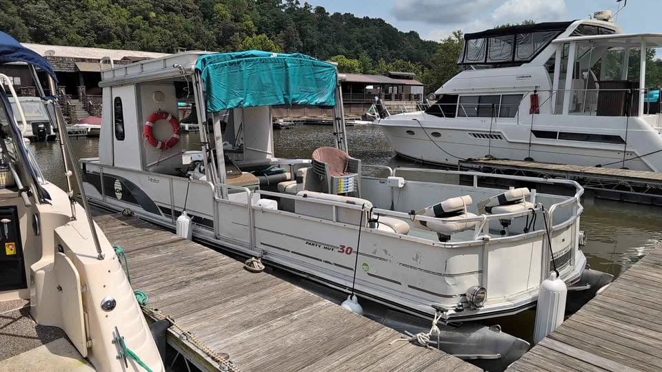 2000 Tracker Party Hut 30 Pontoon Mercury XR6- 150hp Roof Deck Fishing Party Barge & Trailer for sale in Scenery Hill, PA