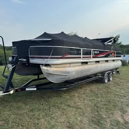 2012 Sun Tracker fishin’ barge 24 dlx for sale in Kansas City, MO