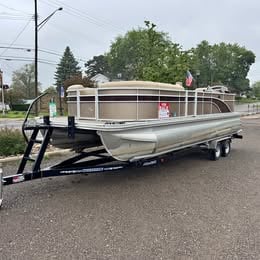 Bennington Pontoon Boat with Yamaha Motor and Trailer for sale in Walled Lake, MI