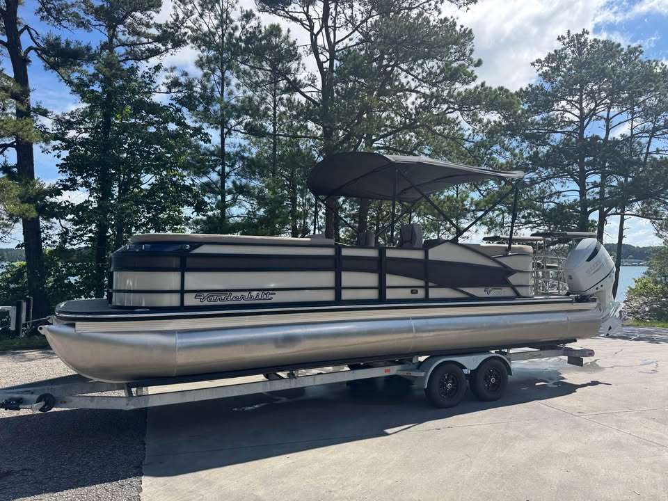 2023 VANDERBILT 700T TRI TOON - MASSIVE LAYOUT / TWIN 300 HP for sale in Buford, GA