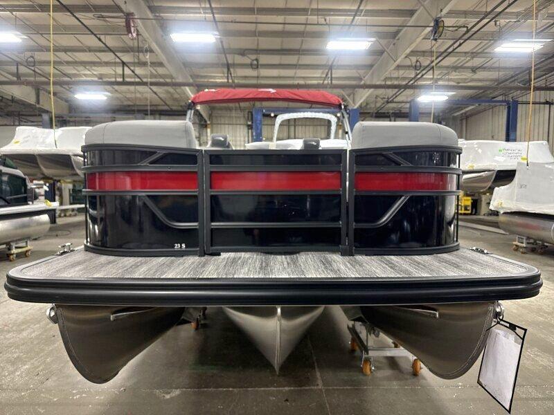 2026 Bennington 23ft ESP Tritoon w/250hp 23 ssb (swingback layout) for sale in Wolverine Lake, MI