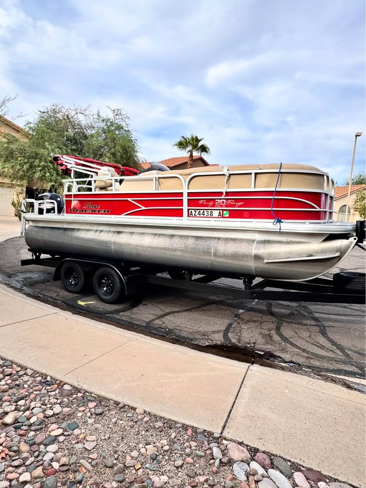 2016 Sun tracker Party barge DLX 20ft for sale in Scottsdale, AZ