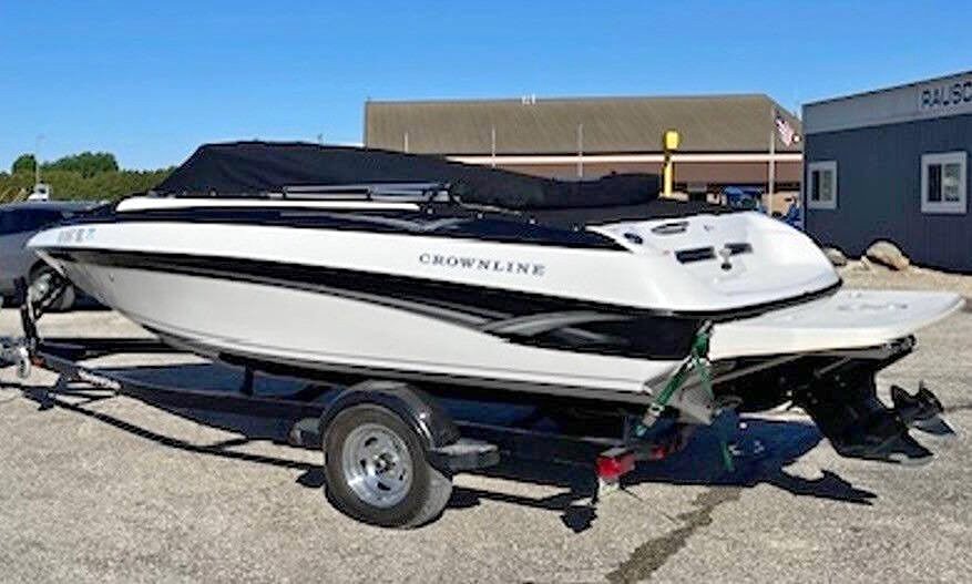 2006 Crownline 180 for sale in Clear Lake, IA