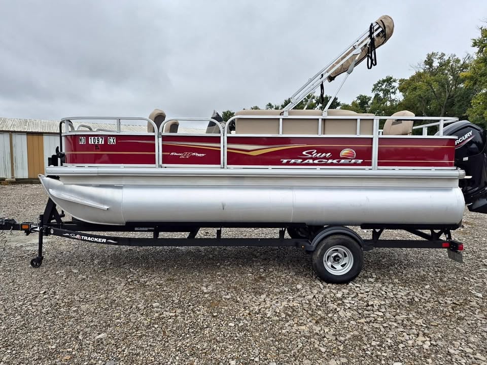 2025 Suntracker 18 Bass Buggy DLX for sale in Smithville, MO