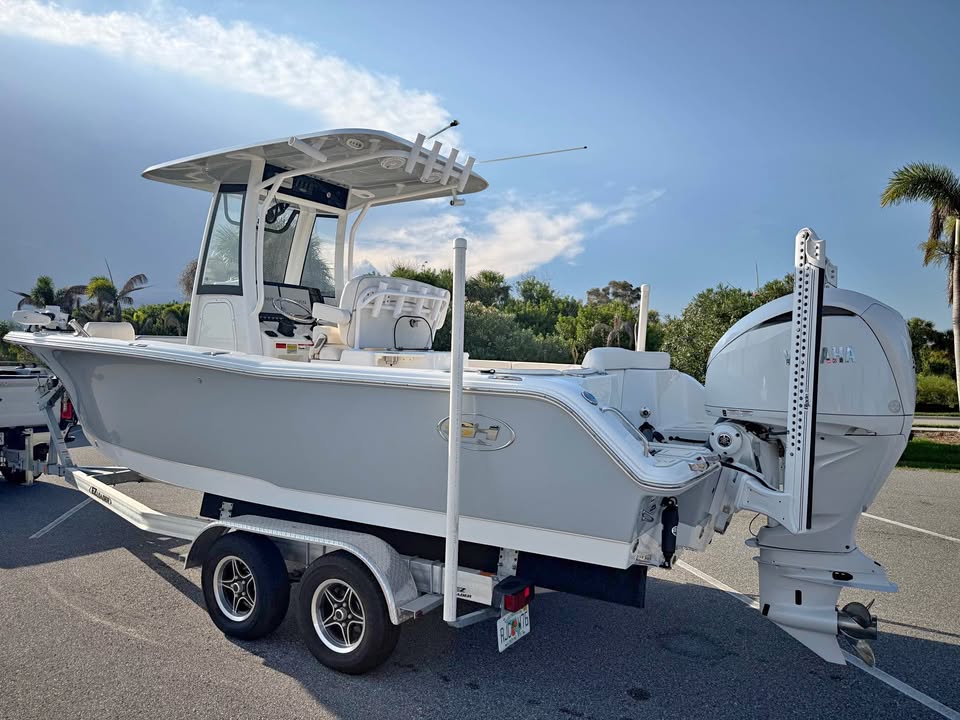 2024 Sea Hunt Ultra 239SE *3 Hours* for sale in Merritt Island, FL