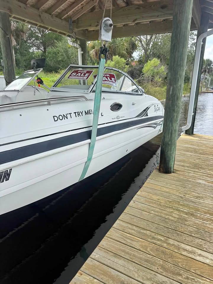2004 23.2 hurricane deck boat 225 Yamaha 4 stroke for sale in Palm Coast, FL
