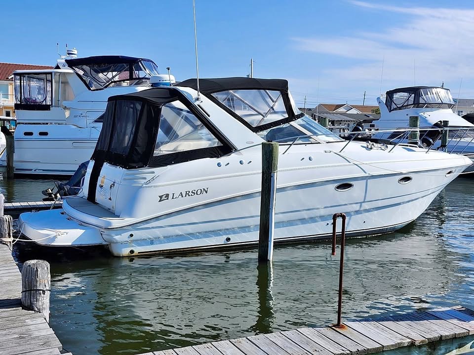 2002 Larson Cabrio 330 for sale in Lavallette, NJ