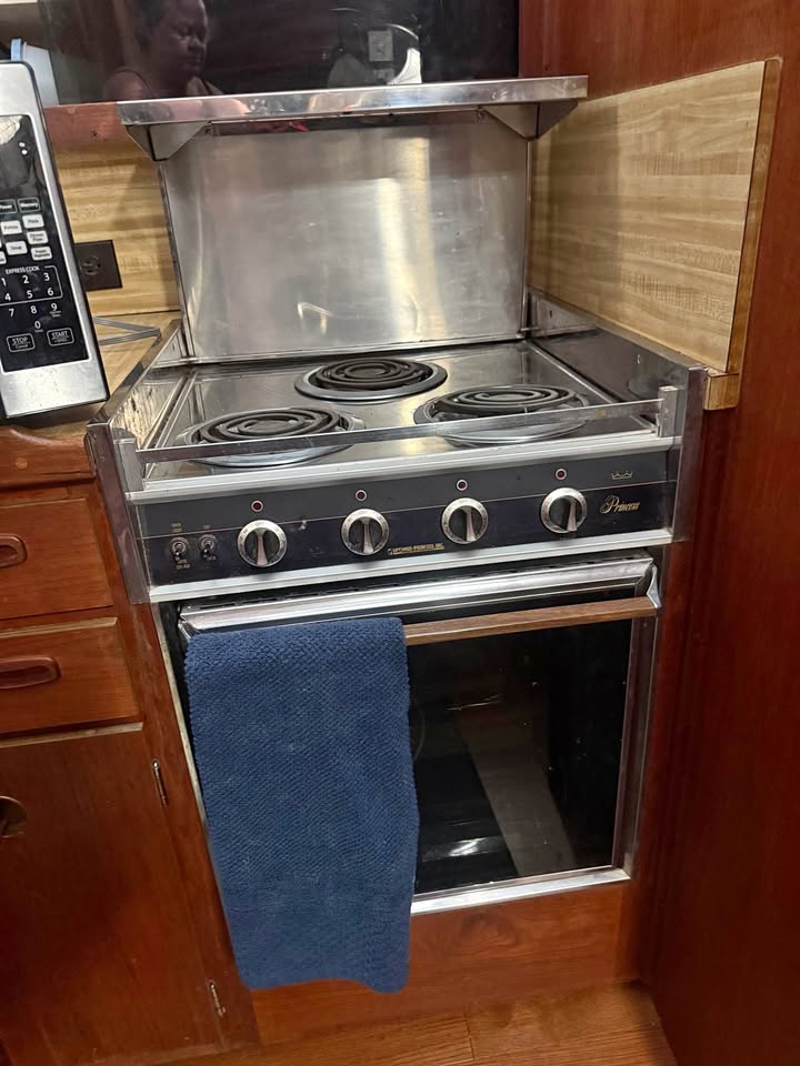 1979 Trojan F32 twin engine cruiser for sale in Lake Dallas, TX