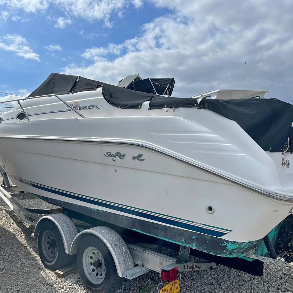 1996 Sea Ray 250 for sale in West Islip, NY