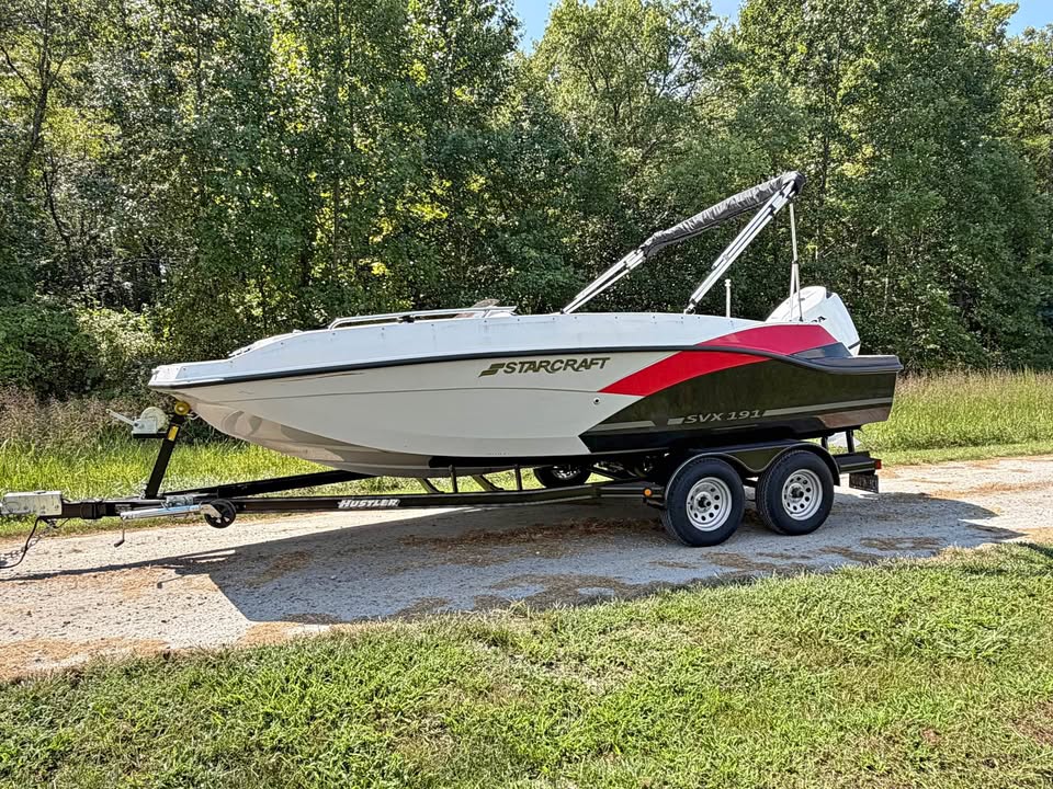 2923 StarCraft deck boat w/ 150 Honda outboard for sale in Marion, NC