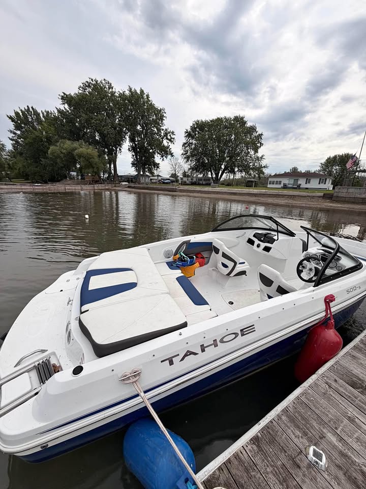 2017 Tahoe 500 TS Bowrider – Only 50–60 Hours – Excellent Condition for sale in Chapel Hill, NC