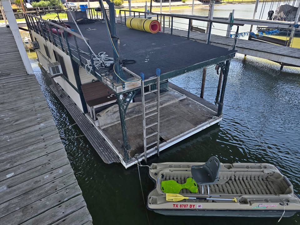 House Boat For Sale - Eagle Mountain Lake for sale in Saginaw, TX