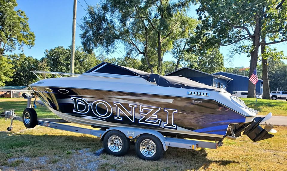 1989 Donzi r23 powerboat for sale in Michigan City, IN