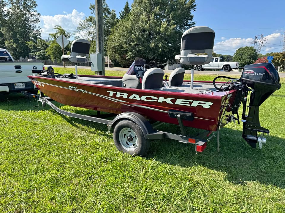 2018 Tracker pro 170 bass boat like new reservoir rig for sale in Woodbridge, VA