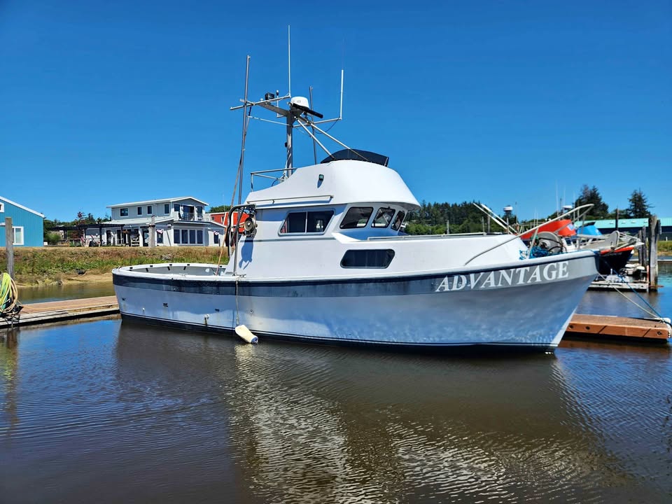 1990 Fiberglass 40 foot 15 gross tonnage for sale in Long Beach, WA