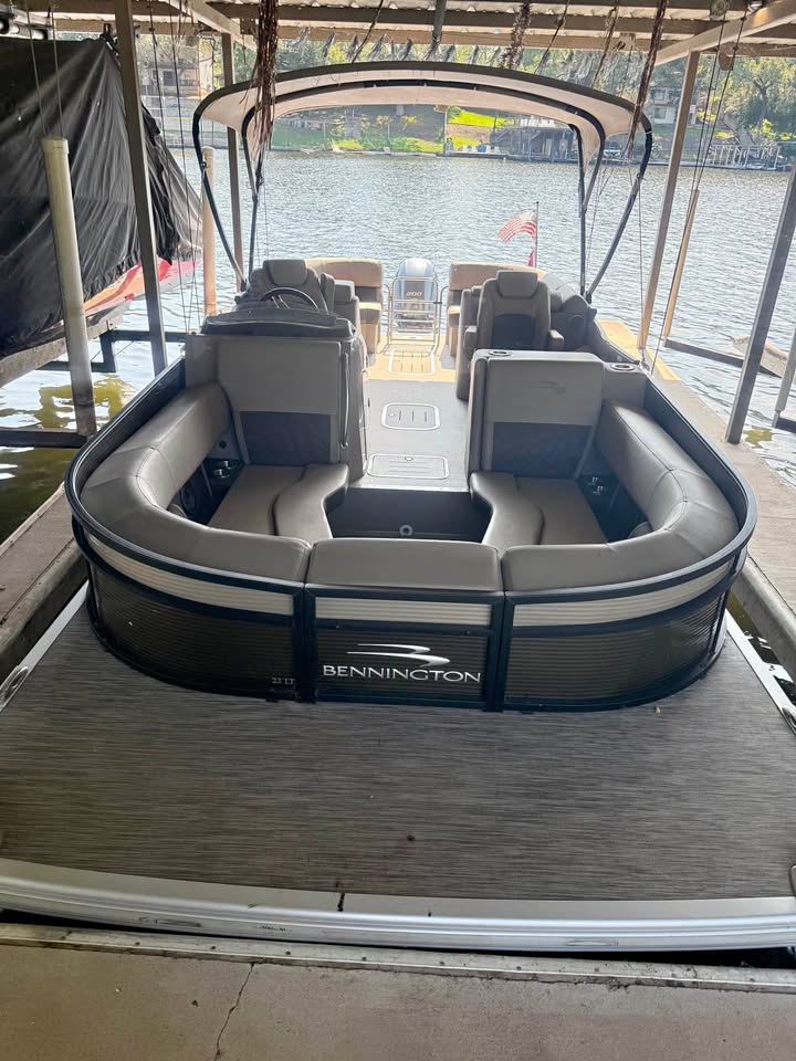 2022 Bennington 23L Bowrider for sale in Burnet, TX