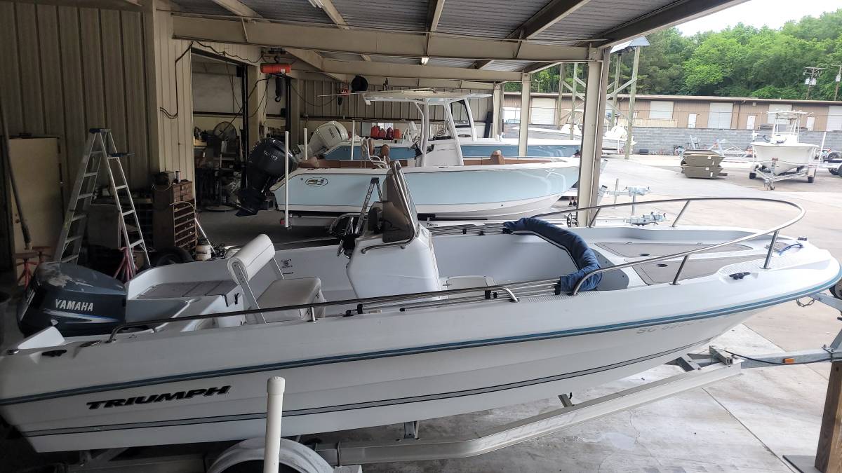 2005 Triumph 190 Bay for sale in Charleston