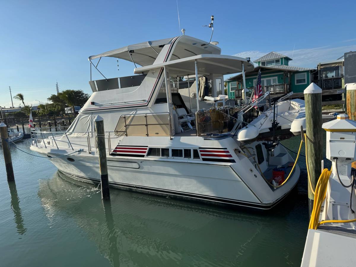 Yacht for sale in treasure