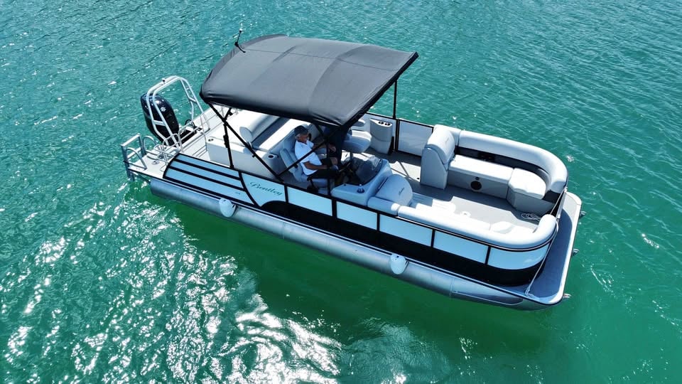 2022 Bentley triton 25ft for sale in Miami, FL