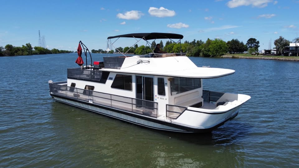 1988 Gibson 44 houseboat (650 hours) for sale in Stockton, CA