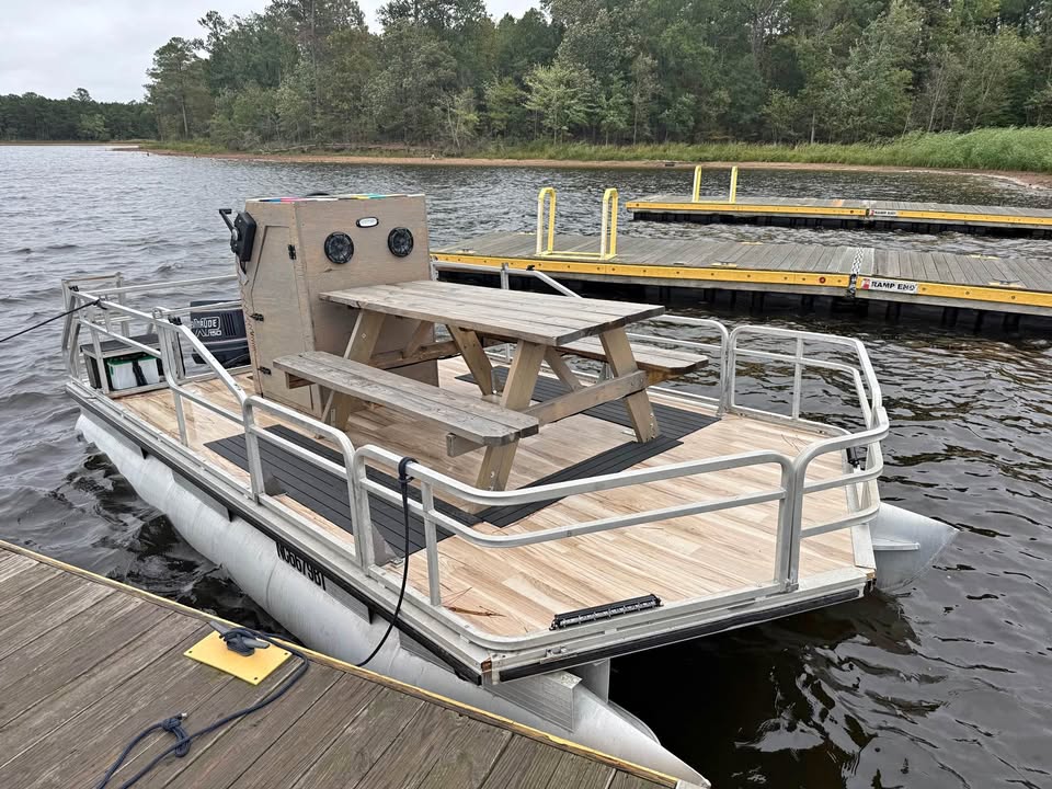 1989 Suntracker pontoon for sale in Clayton, NC
