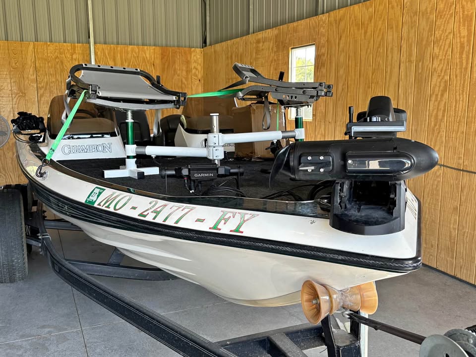 Champion Bass Boat for sale in Buckner, MO