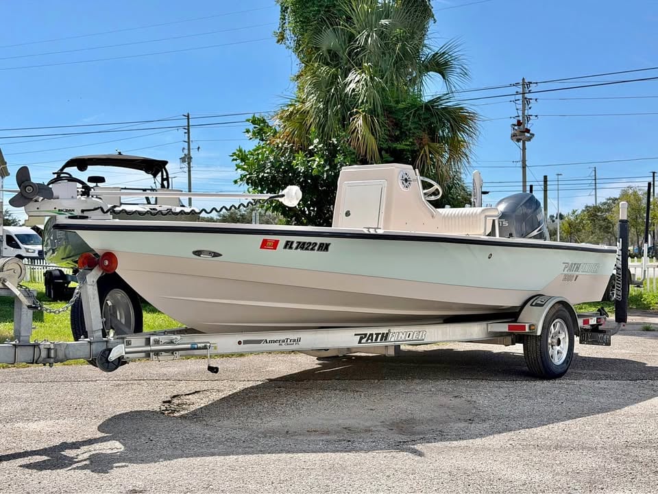 2004 Pathfinder 1900 Bay Center Console 115hp Yamaha 4 Stroke for sale in St Petersburg, FL