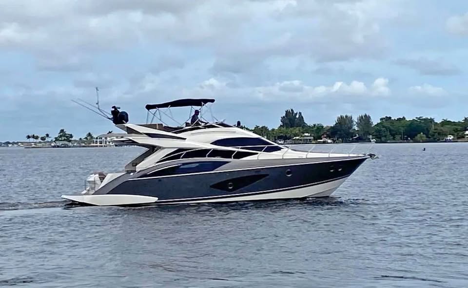 2017 Marquis 500 sport yacht 3 - 435hp volvo ips series 600 for sale in St Petersburg, FL