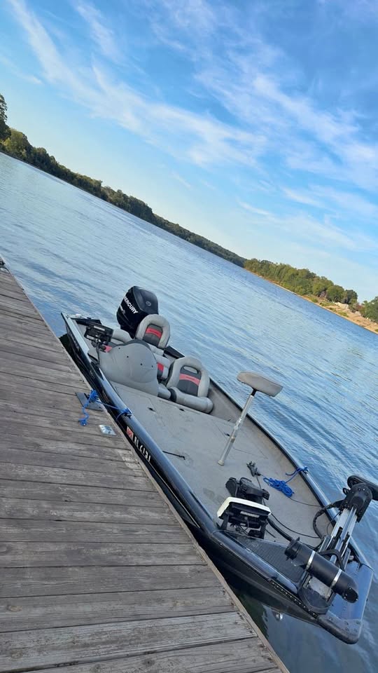 2010 Bass tracker pro team 190 for sale in Henderson, TN