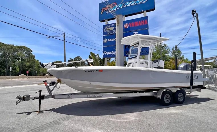2022 Robalo 246 Cayman for sale in St Petersburg, FL