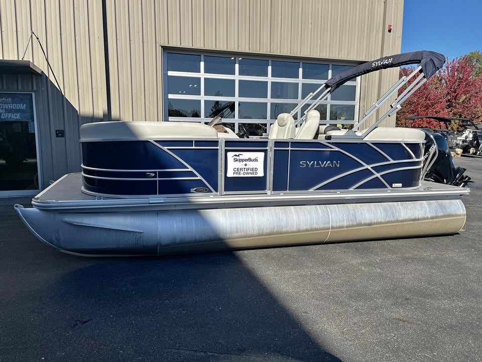 2024 Sylvan Mirage 8520 LZ- 115 Mercury Only 12 Hours for sale in Waterford, MI