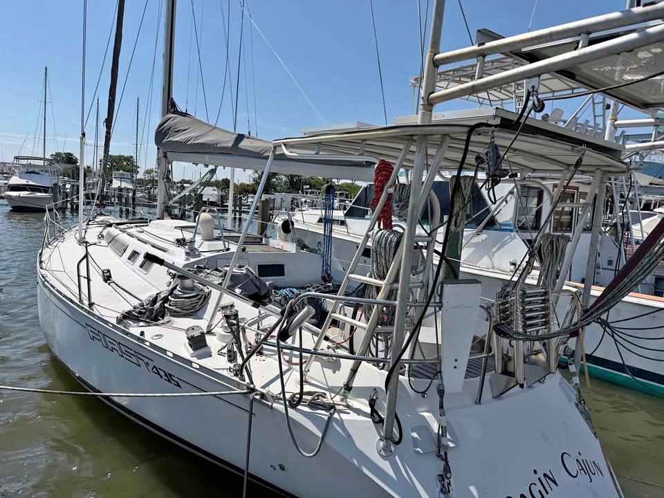 1987 Benneteau 435 Sailboat for sale in Elkton, MD
