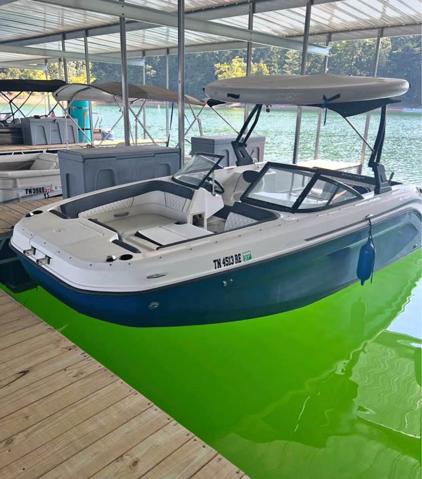 Low hours 2021 bayliner dx2250 with trailer for sale in Jefferson City, TN