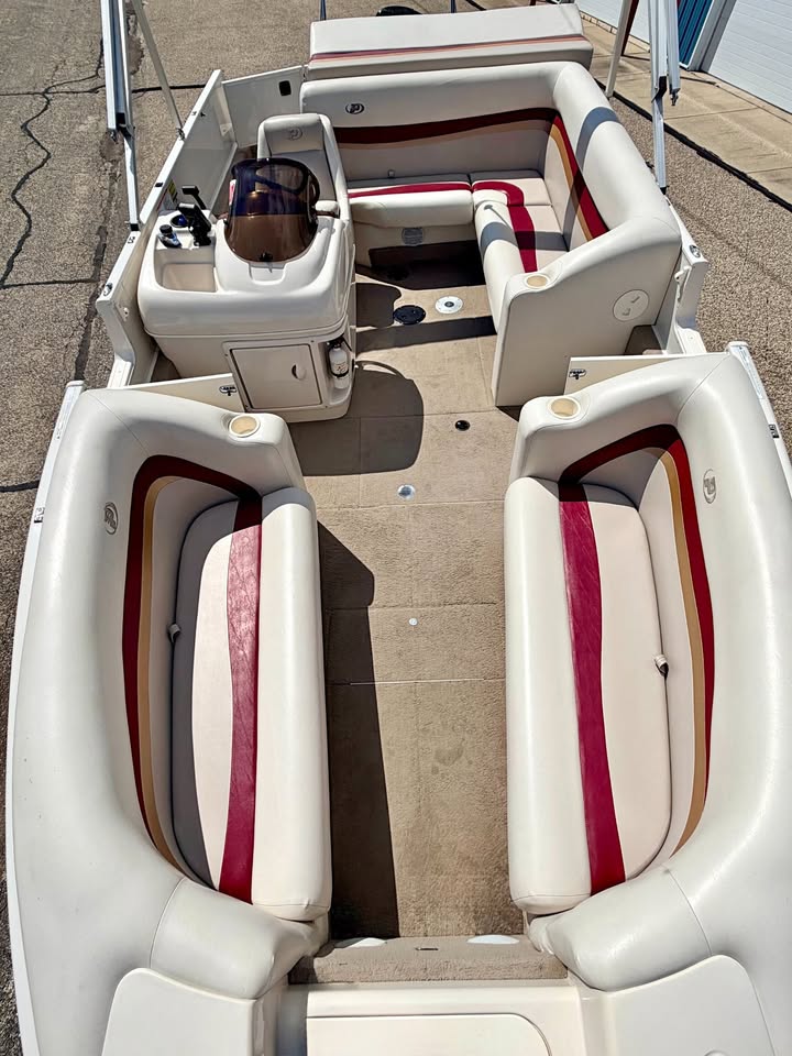 2005 Princecraft Aluminum Deck Boat 21' for sale in Wales, WI