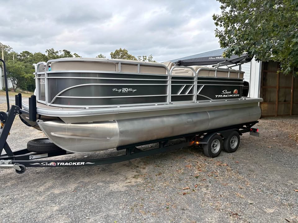 2021 SunTracker Party Barge 20’ DLX for sale in Jonesboro, AR