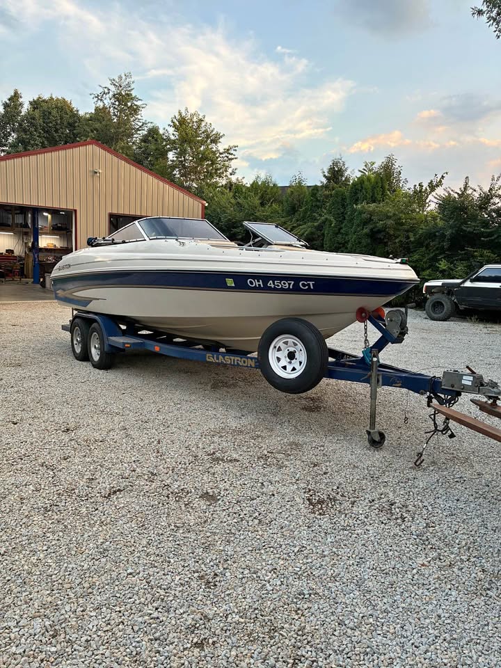 22’ Glastron open bow for sale in Hamilton, OH