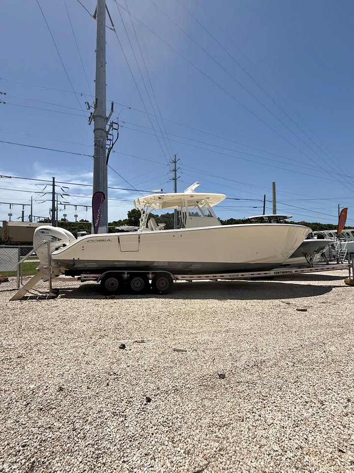 2020 Cobia 350 Center Console for sale in Key Largo, FL