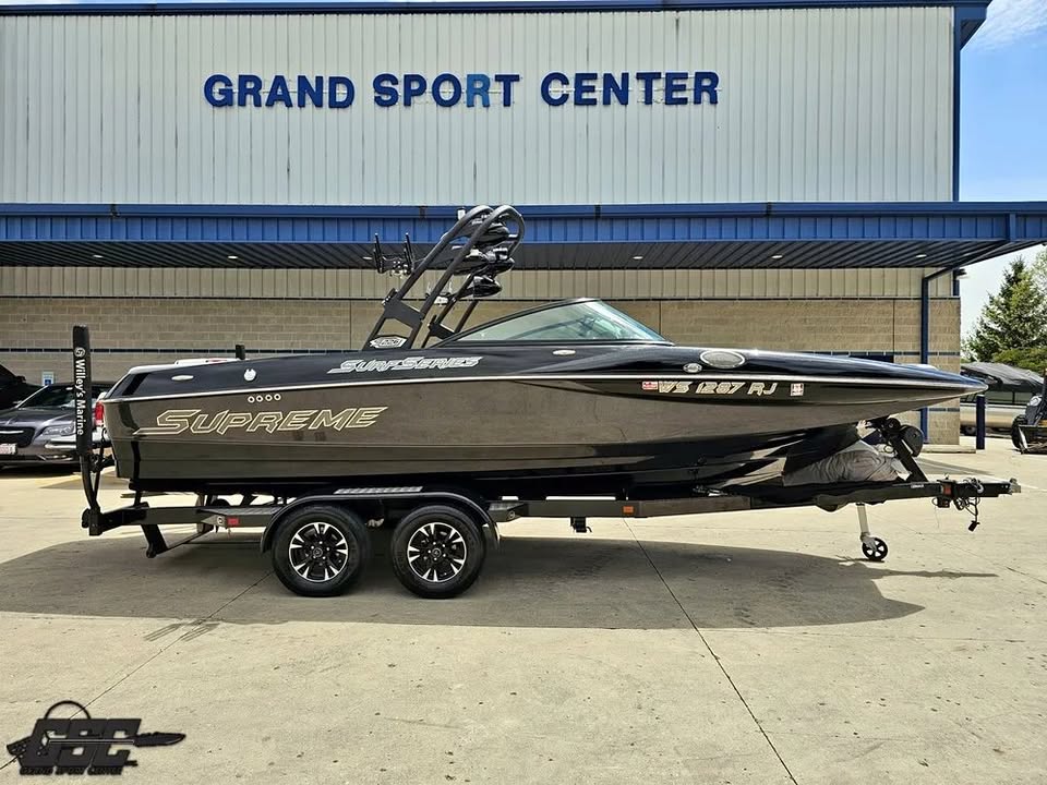 2018 SUPREME S 226 MINT PRICE DROP 5K for sale in Lake in the Hills, IL