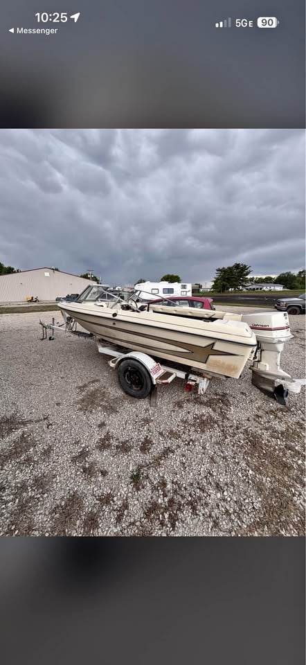 1991 Starcrest Ski boat for sale in Danville, IL