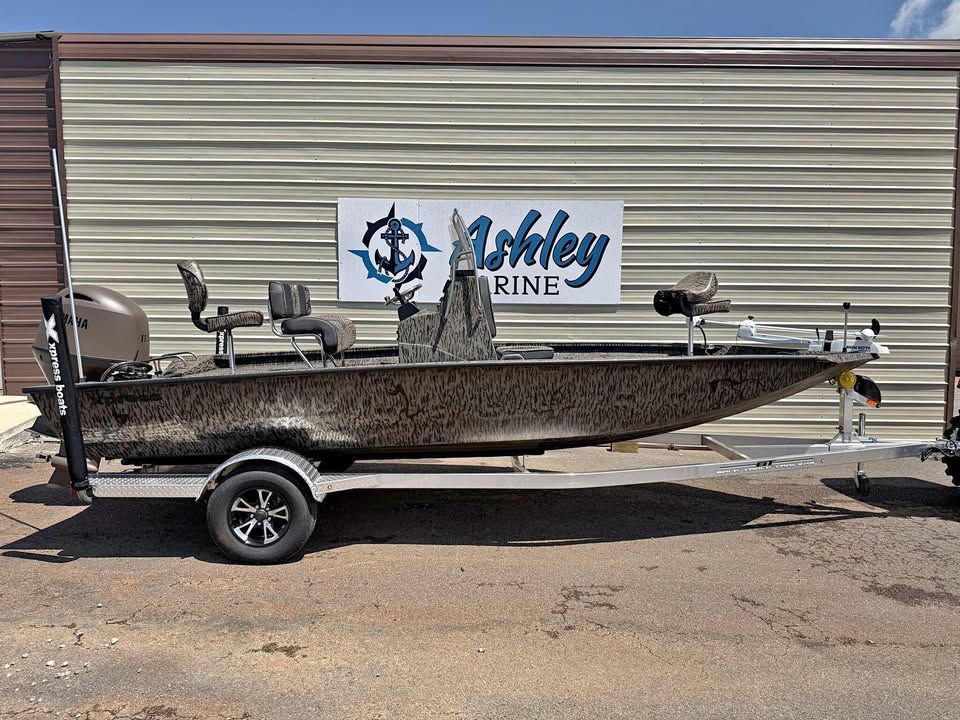 2027 Xpress Hyper-Lift Bay Series H20 BAY π 0 Hours for sale in Salem, AL