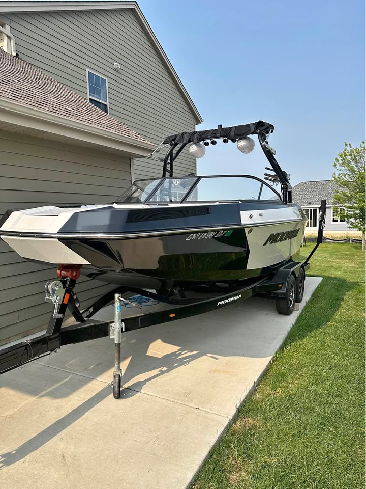 2018 Moomba Helix Wakeboard Boat for sale in East Troy, WI