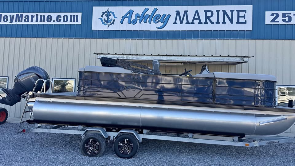 2027 Veranda Vista View Series X22RC-TRITOON-150HP for sale in Pensacola, FL