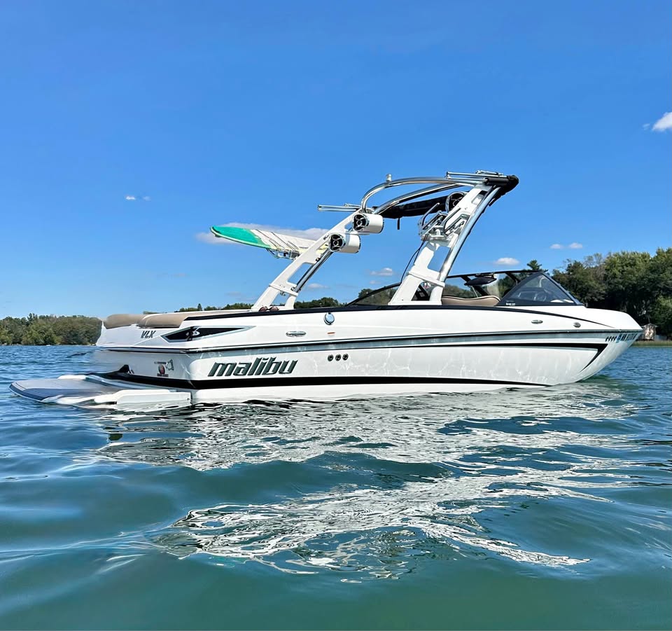 2013 Malibu Wakesetter 21’ VLX boat for sale in St Paul, MN