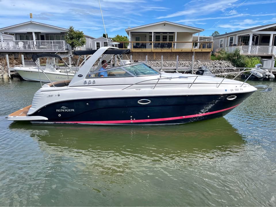 2010 Rinker 300 Express Cruiser for sale in Lakeside-Marblehead, OH