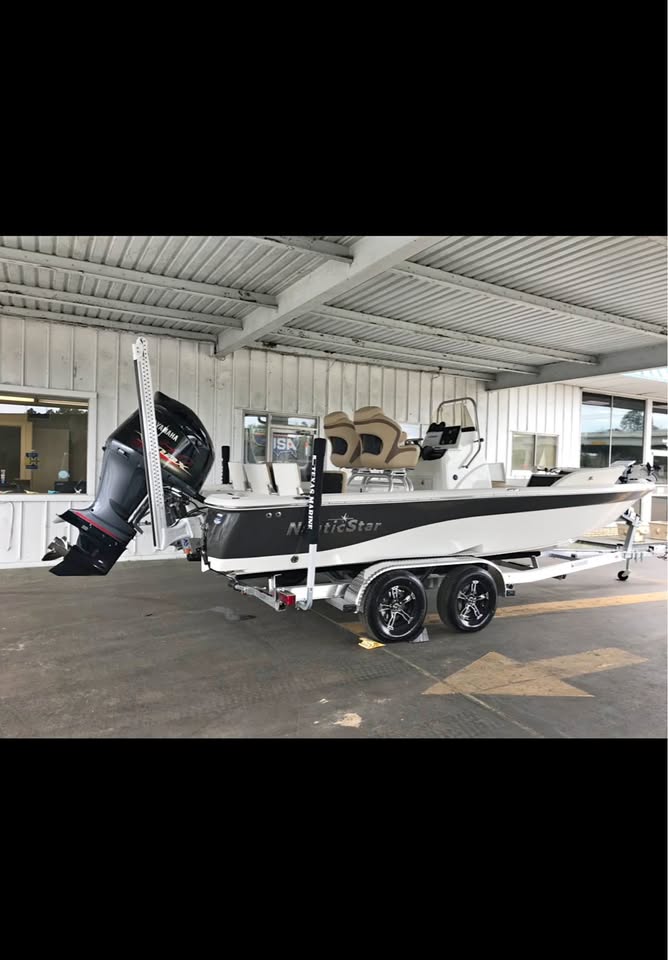 2019 NauticStar 227XTS w/ Yamaha 250 SHO (Like New w/ only 51 Hours) for sale in Vidor, TX